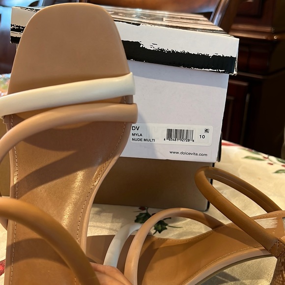 DV BY DOLCE VITA Women’s Mona Faux Python Block Heel Sandals Nude&white … - Picture 16 of 17